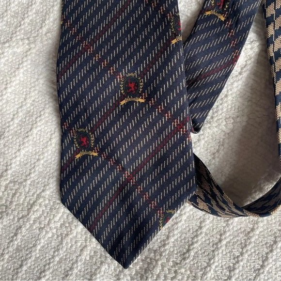 Vintage Tommy Hilfiger neck tie - Picture 2 of 5
